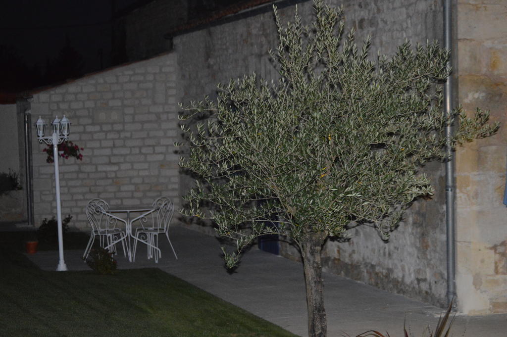 Bed and Breakfast L'Oasis Port-dʼEnvaux Esterno foto